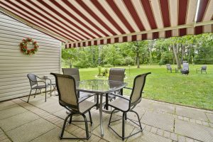 1160 Hinging Post patio