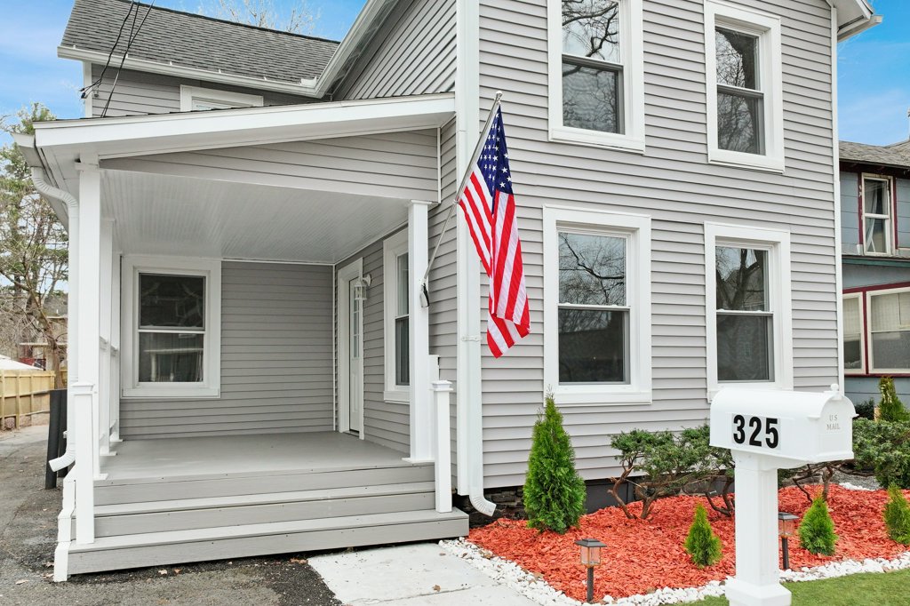 325 Center Street front