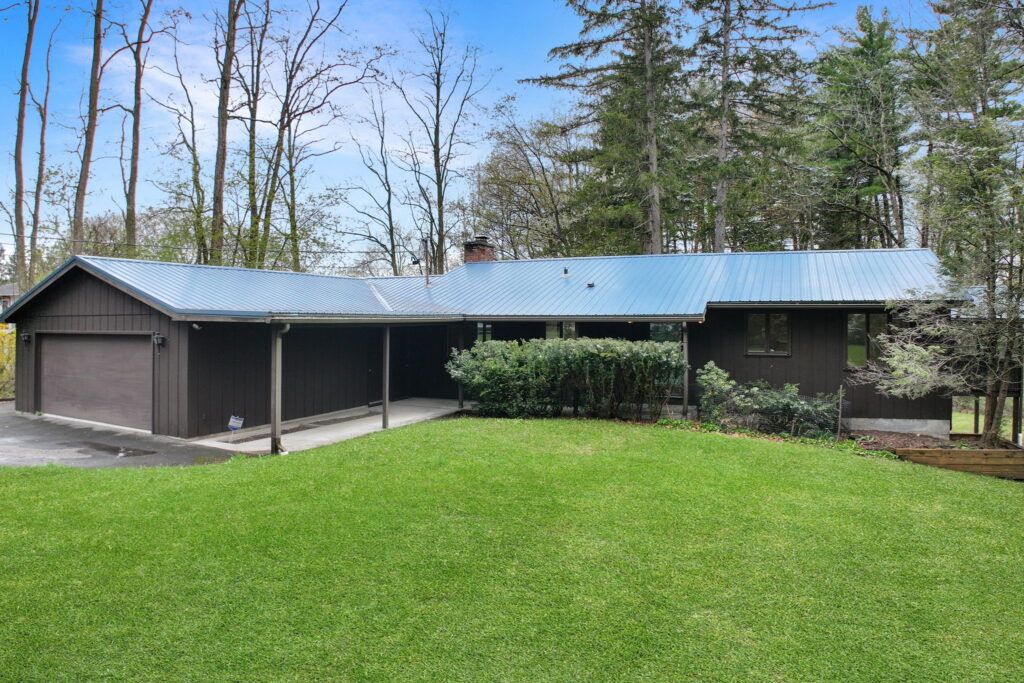 320 E upland front