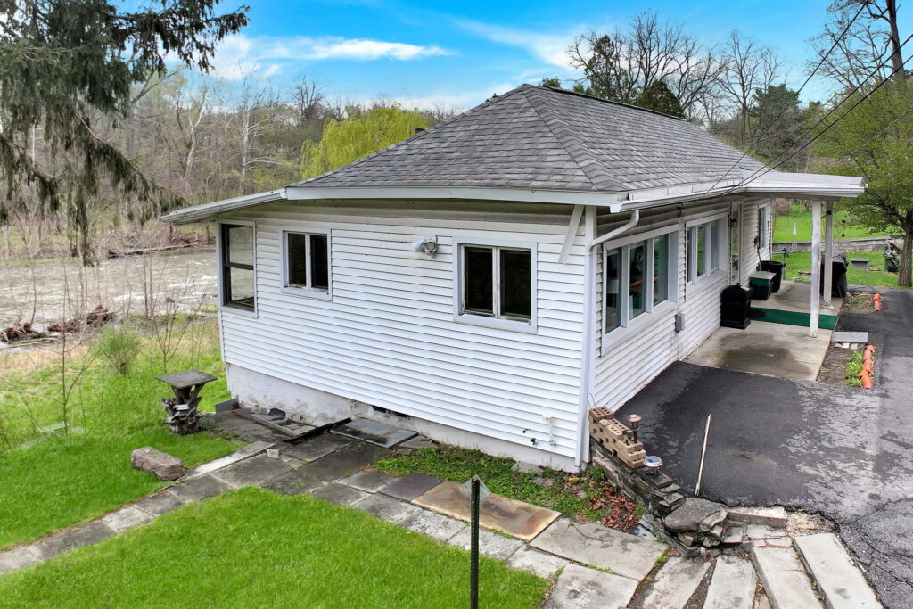 217 Forest Home front